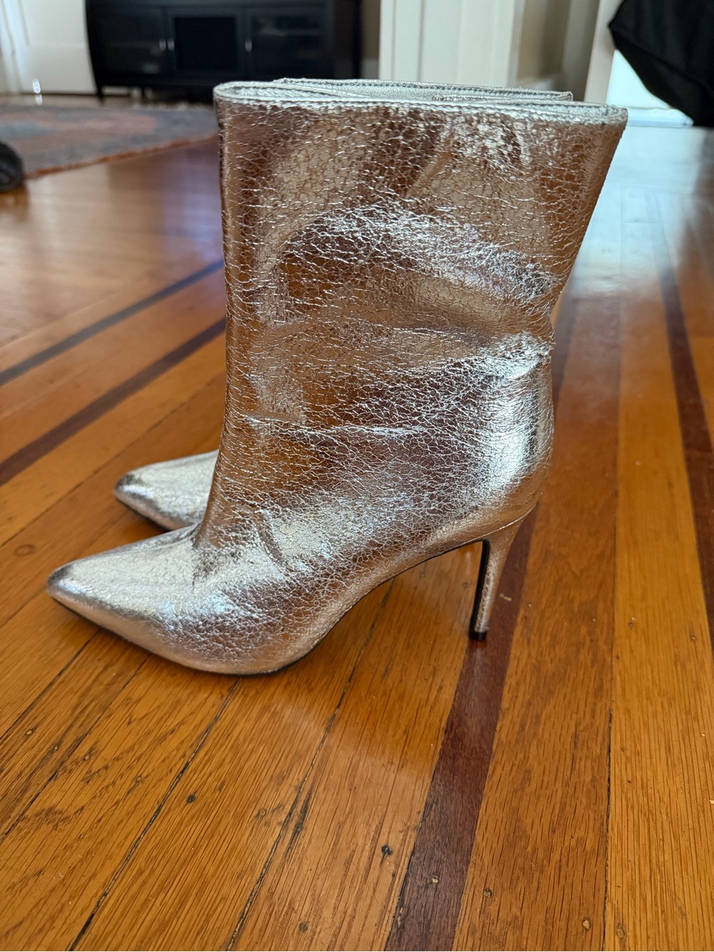 MIA silver metallic boots booties Mardi 8.5 like new holiday - Picture 3 of 6